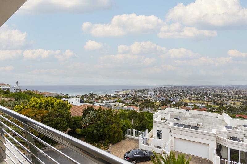 9 Bedroom Property for Sale in Gordon Heights Western Cape